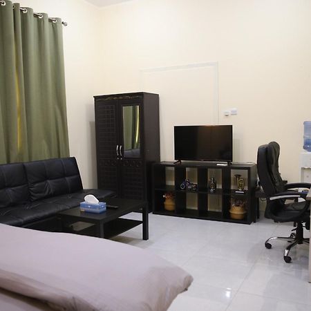 Luxury Private Studio Apartment Close To Airport Абу-Даби Экстерьер фото